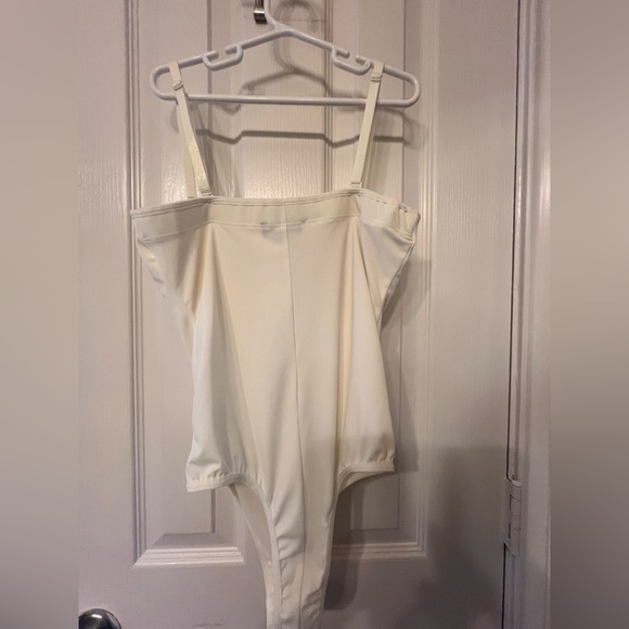 JLUXLABEL Cream Bodysuit with Detachable Spaghetti Straps, size medium run small - Picture 6 of 10